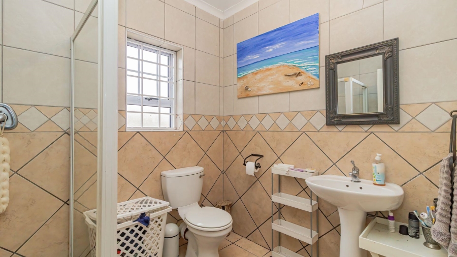 3 Bedroom Property for Sale in Fraaiuitsig Western Cape